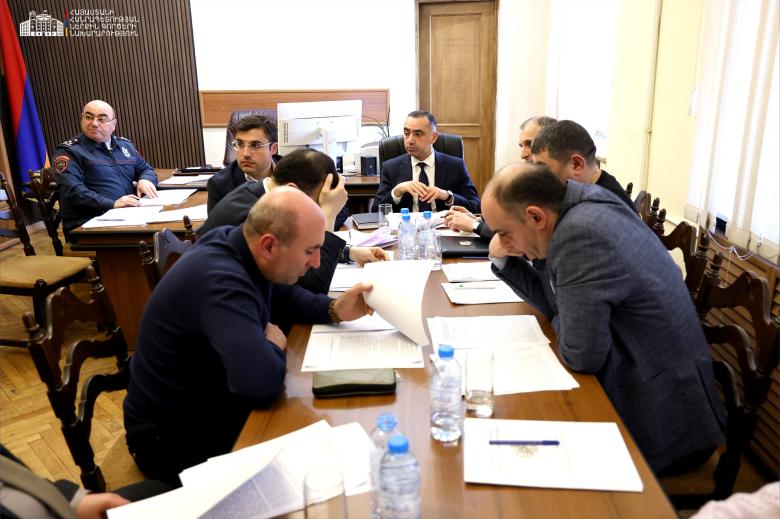 Img default alt hy