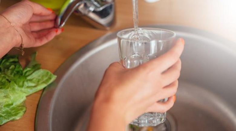 Img default alt hy