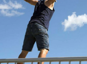 Img default alt hy