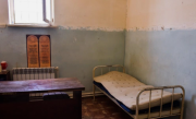 Img default alt hy