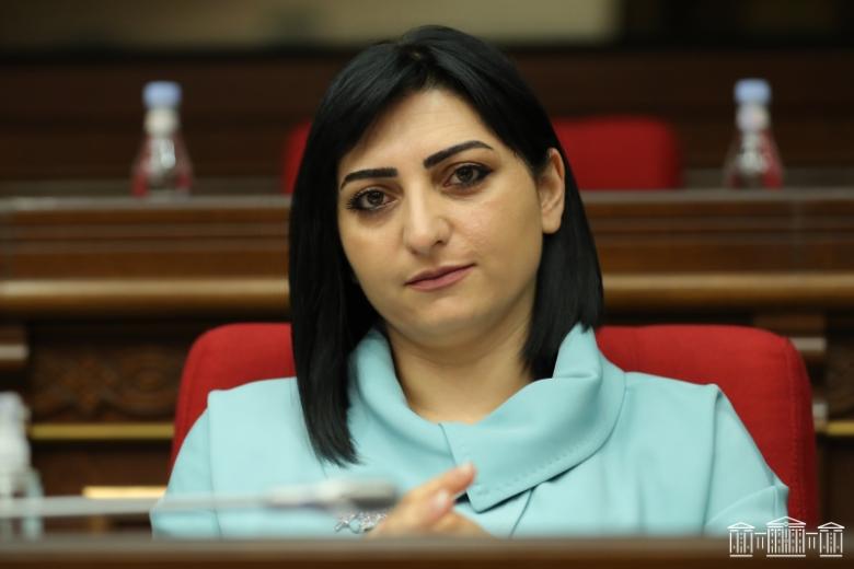 Img default alt hy