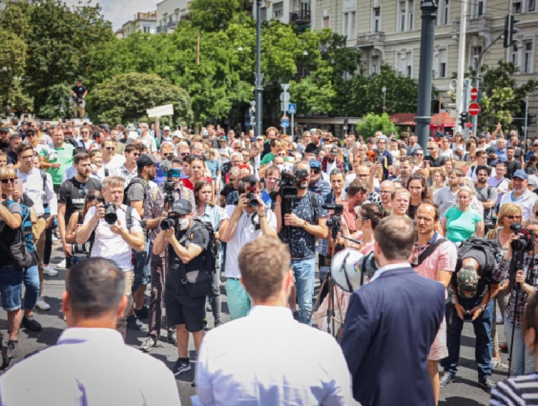 Img default alt hy
